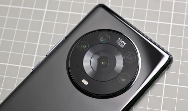 荣耀magic3|荣耀Magic3Pro下跌1200退场，100倍变焦+IP68级防水，确实香