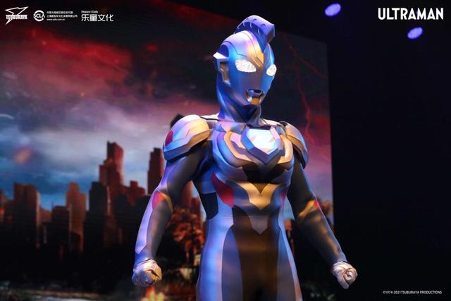 父与子|限时优惠中 | 其实这个世界真的有“光”奥特曼《父与子》带你一起追光