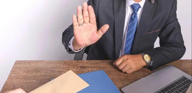 男子月薪5万试用3天被解雇，起诉公司要求继续上班却被驳回