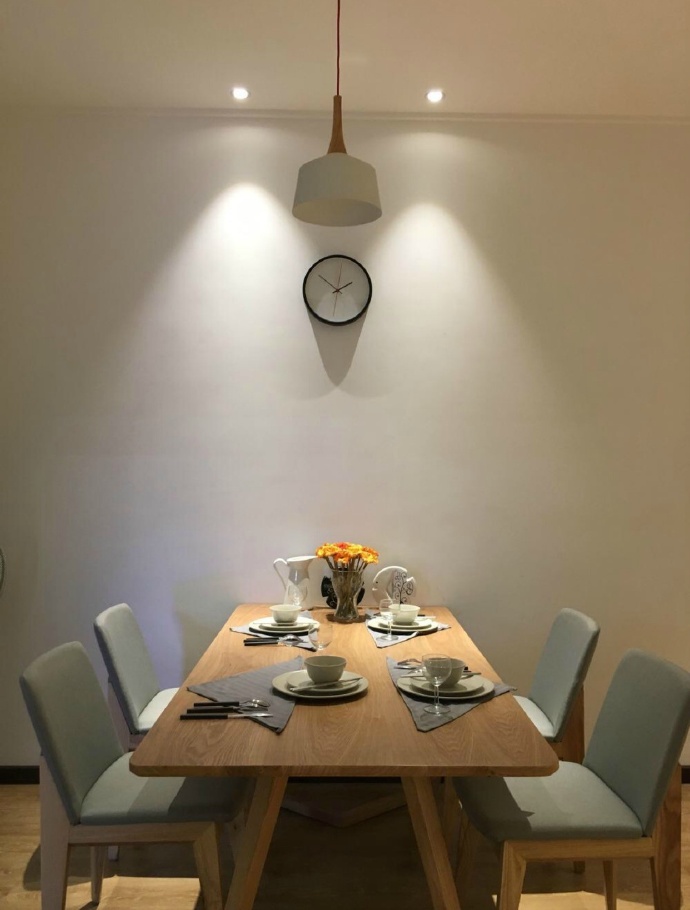 重庆火辣的夏天,灰色清新的新房,朋友来参观都觉得清凉