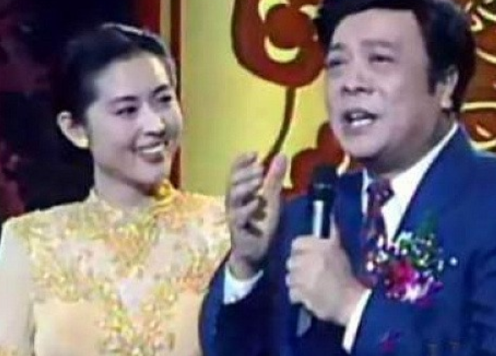 赵忠祥|当年,赵忠祥批评后辈郭德纲,不久后他说了一番“遭雷劈的话”,迅速红遍全网!