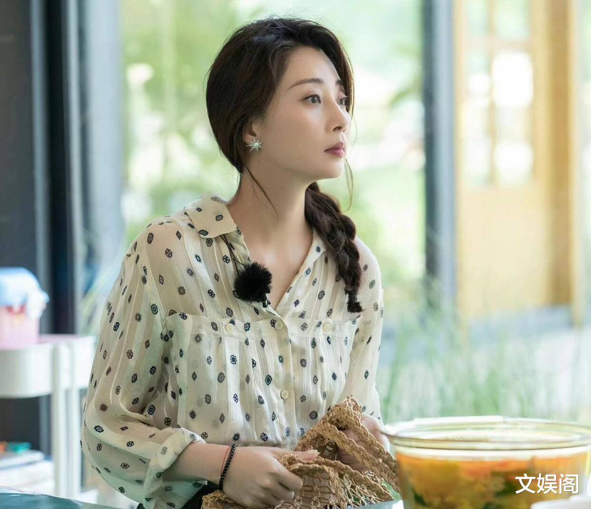 殷桃|差点退学，恋情绯闻一团糟，却丝毫不影响42岁的殷桃当下凡仙女