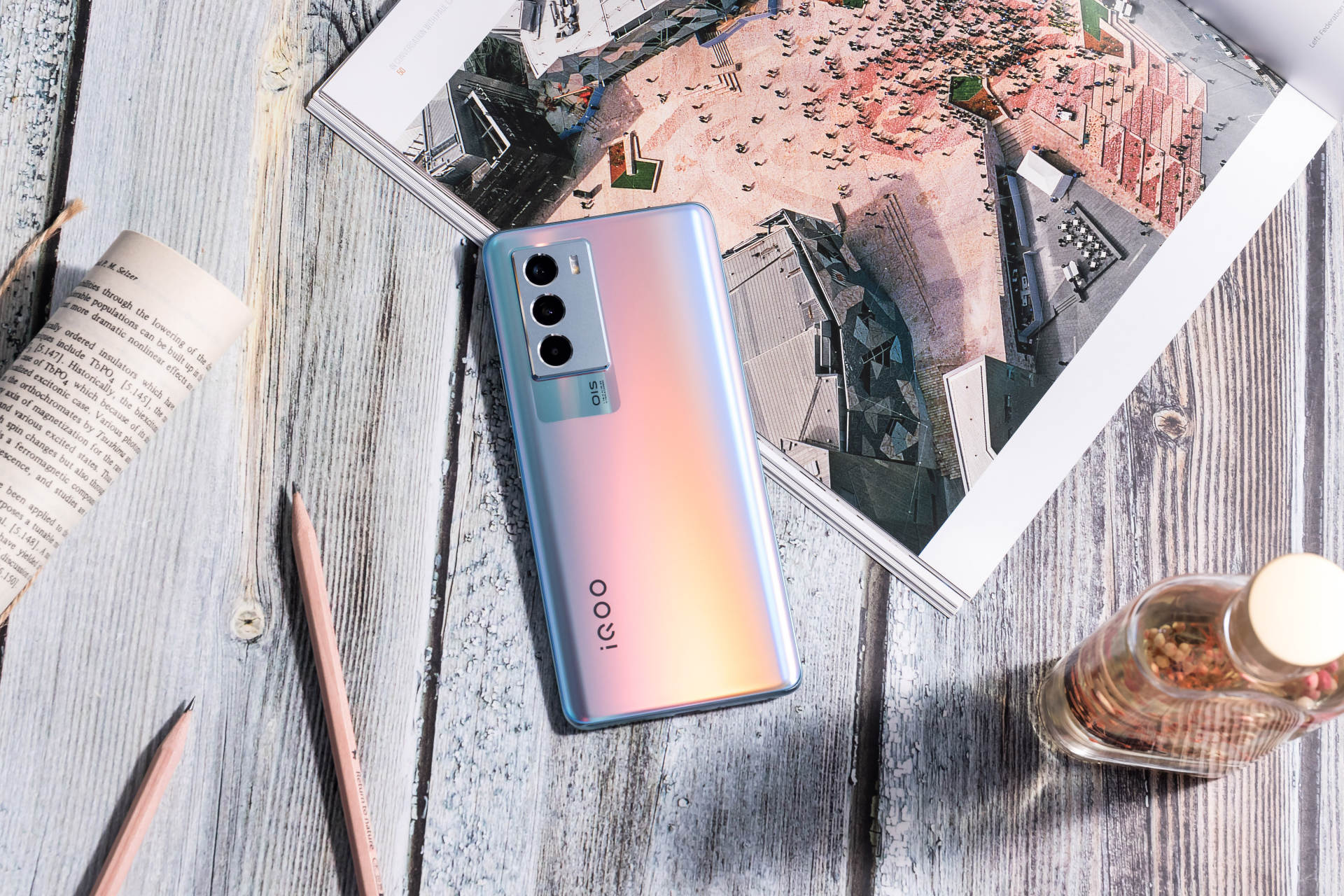 荣耀|iQOO Neo5S与荣耀60价格一样,2022年货节你看中谁?