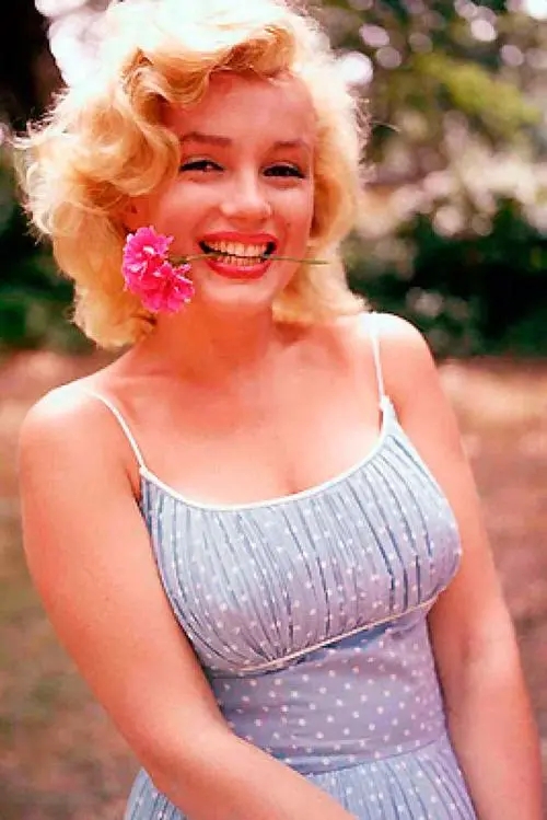 玛丽莲·梦露|九岁被侵犯,三段婚姻皆不幸福,谋害梦露的不是肯迪尼而是另有其人