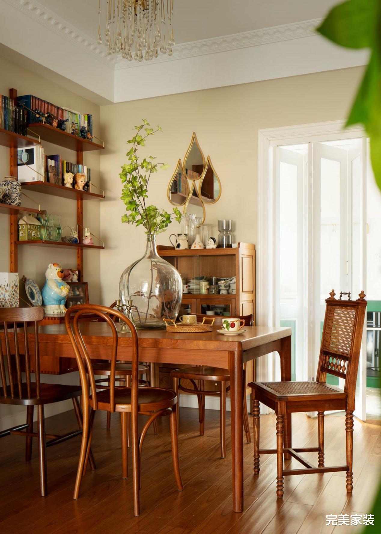 业主的第二套房子，实现法式和现代风的结合，凸显悠闲和惬意