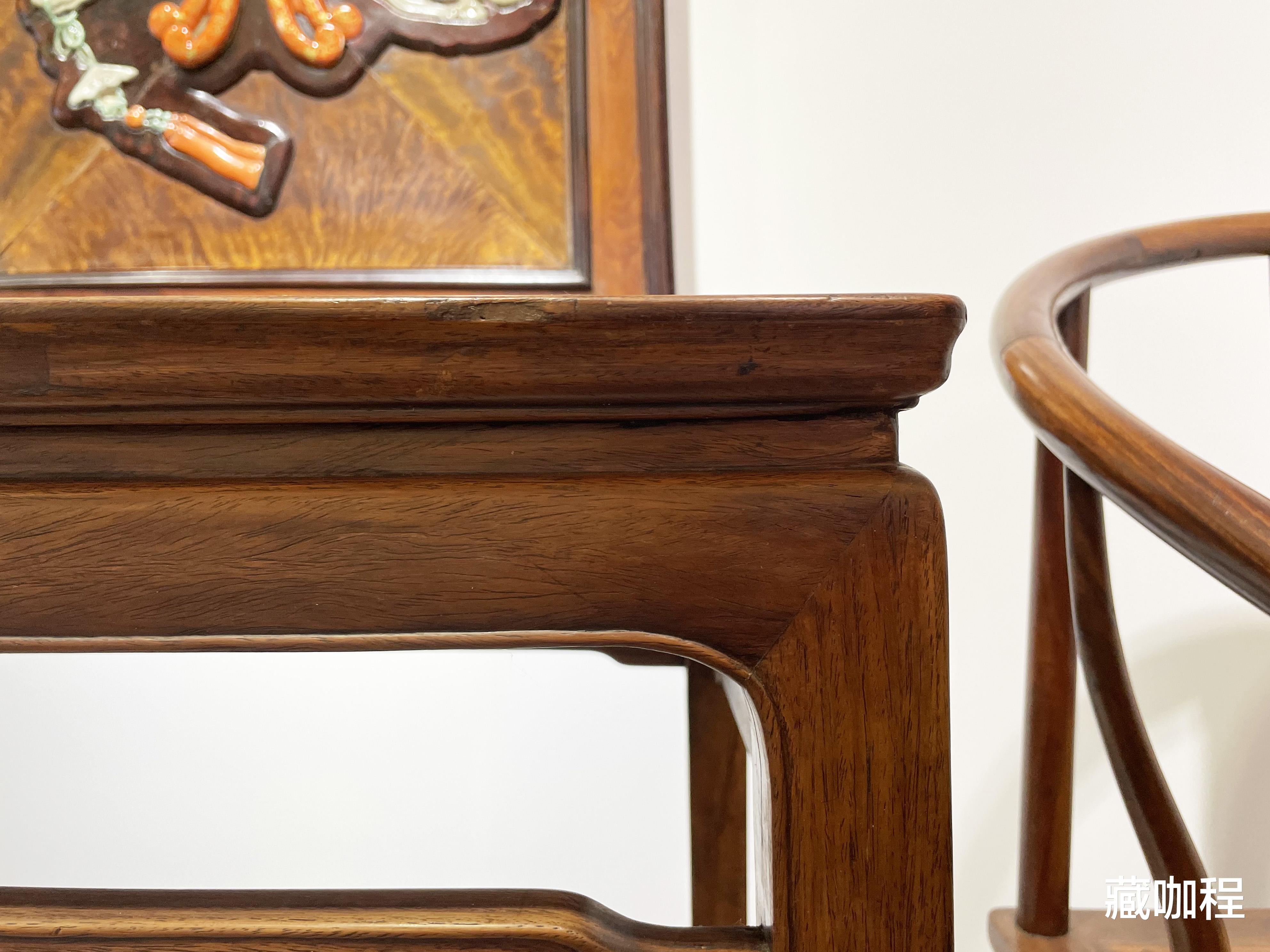 |器型标准、用料规整，清黄花梨条桌高挑身形