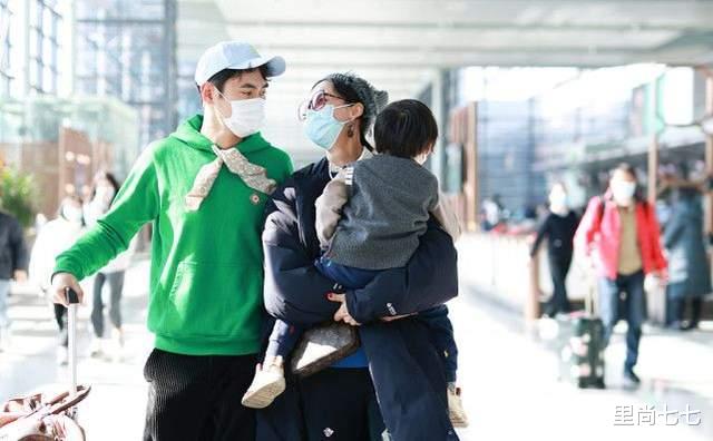 闪光的乐队|袁弘一家三口走机场,他“偷穿”张歆艺衣服?2岁儿子太像妈妈