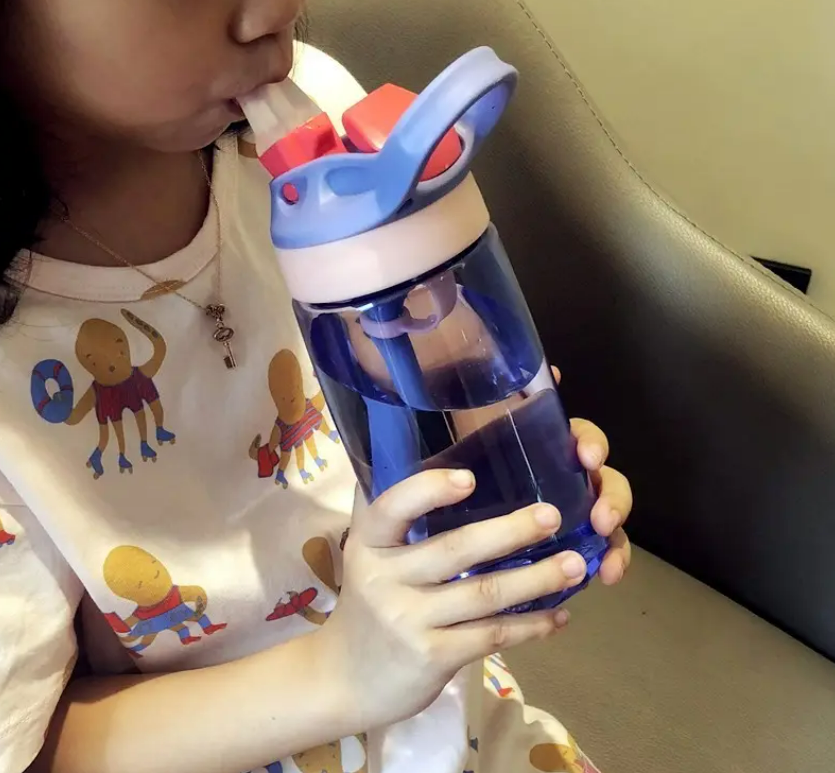 孩子天天用的这种水杯,清洁度堪忧,比抹布还脏,你家说不定也有