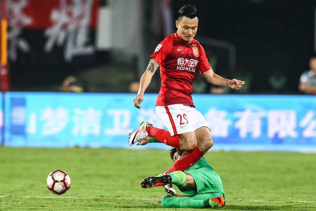 郜林|是谁？名记透露：前国足队长因难觅合适下家，或无奈宣布退役