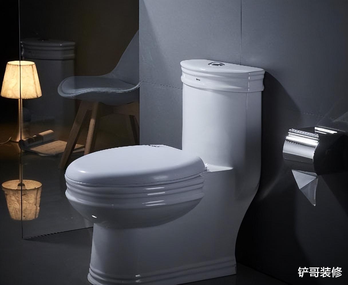 上完厕所，“马桶盖”是关上还是打开？原来这么多年我都做错了