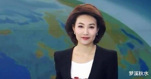 李梓萌|43岁央视主持人李梓萌,摘掉假发,看起来比之前年轻10岁