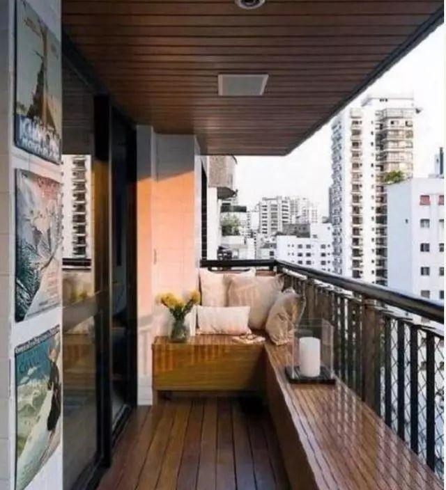 邻居只是在阳台上加了一块木板,立马多出一个休闲区,真实用 !