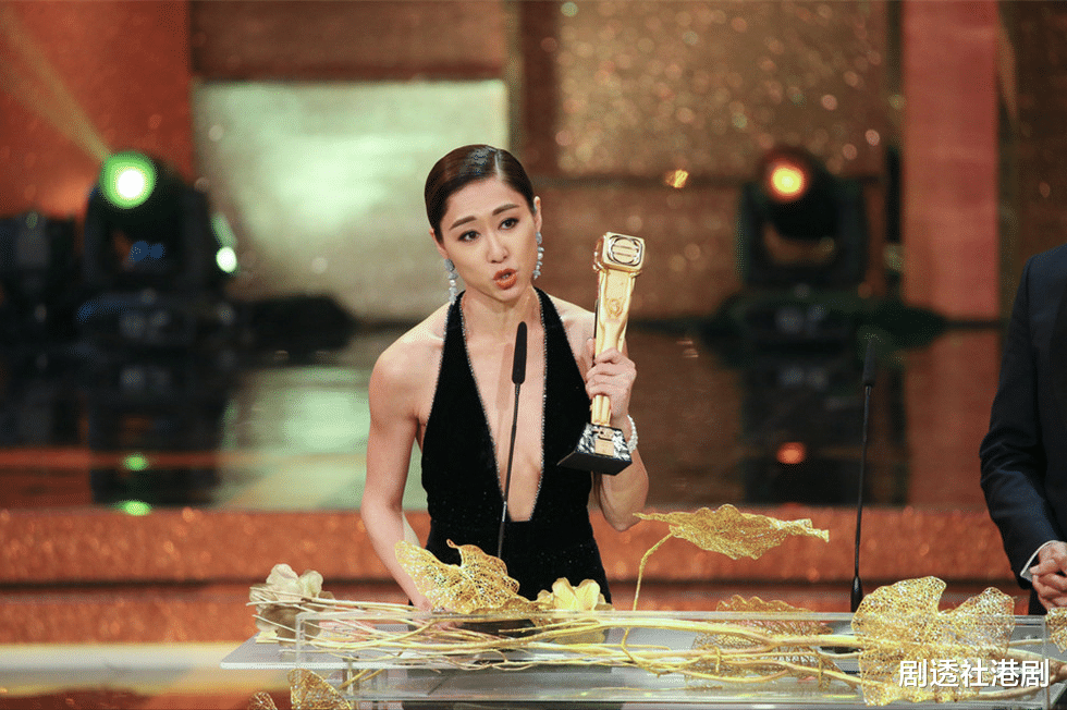 胡定欣|已单身6年！40岁胡定欣认因视后之名而感情路受阻，称感觉很矛盾