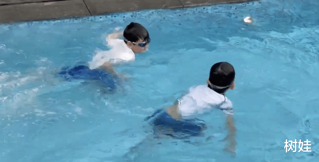 小小志|林志颖一家五口去游泳，12岁Kimi大秀泳姿，身高出众已逾1.72米