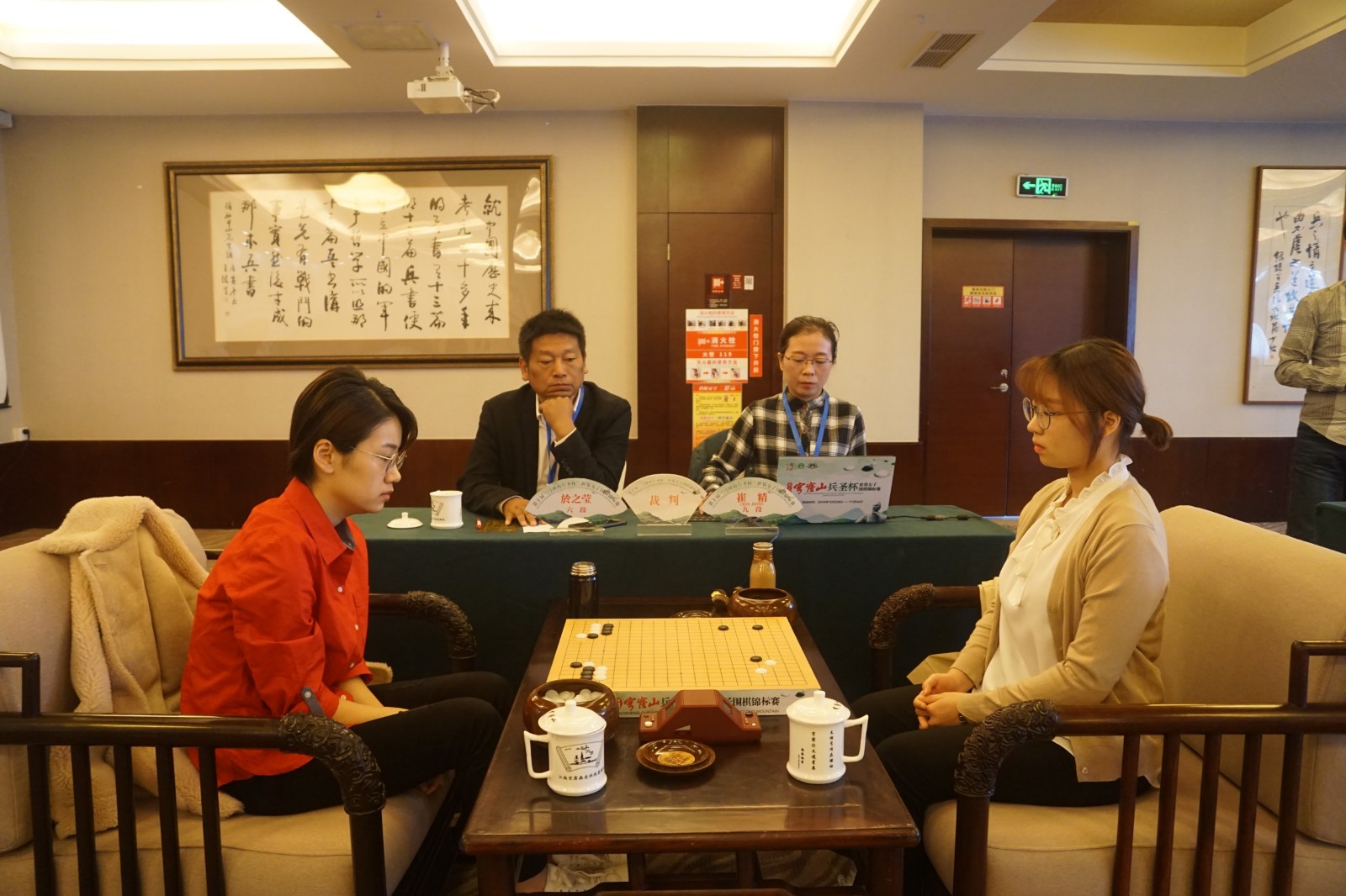 柯洁|高情商柯洁：哪个女棋手最好看？