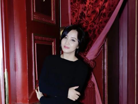 硬核大妈再婚后向丈夫提4点要求:给25万现金,每月再给3000零花