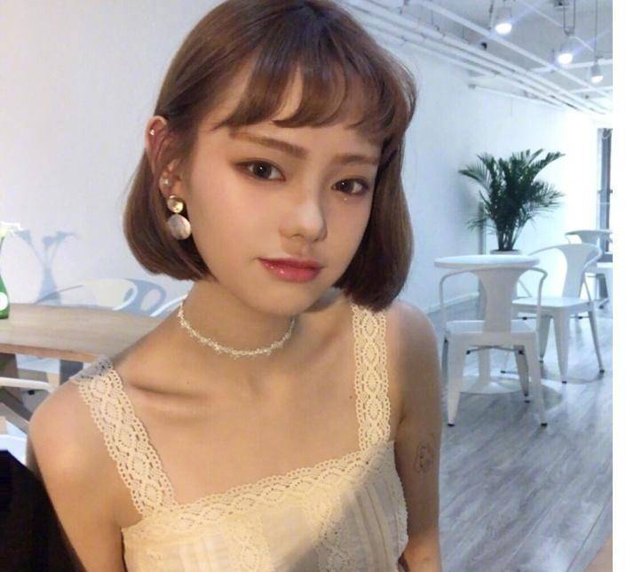 发型 烫了内扣发型，可闺蜜剪完就是内扣，烫内扣和剪内扣有什么区别？