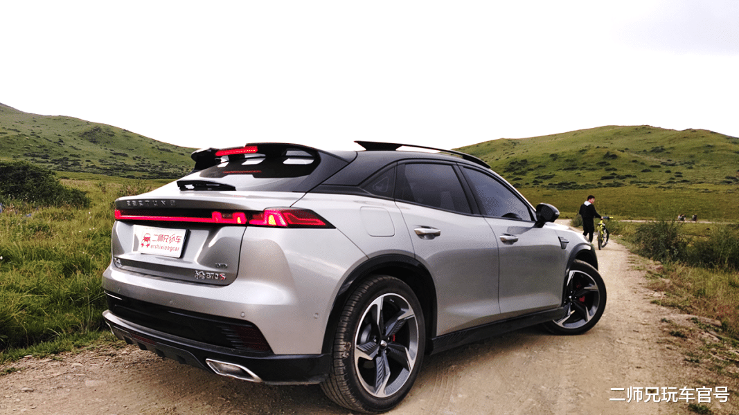 与世隔绝|十天假,两个人,一台车,我经历了一场怎样的川西自驾之旅?