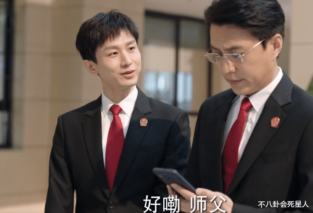 袁泉|给2022进步最大的中年演员排个名：王雷第1，刘丹第5，袁泉垫底