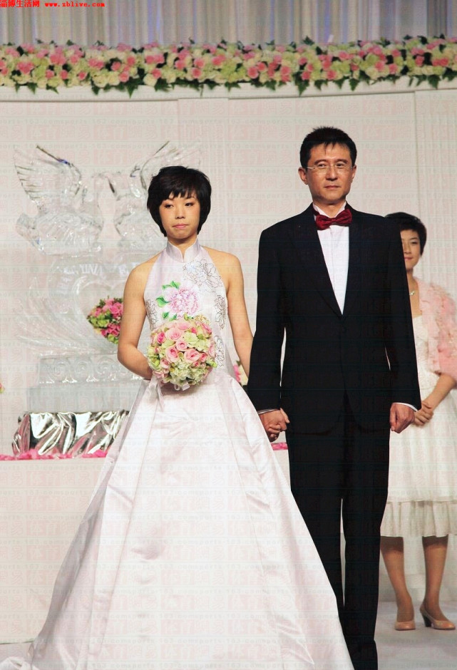 张怡宁|张怡宁穿着朴素现身豪门晚宴,嫁61岁富豪定居香港,如今儿女双全