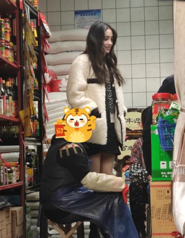 Angelababy|Baby新年忙个不停！新剧路透曝光颜值大飙升，穿学院风少女感爆棚