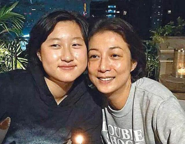 预告片|港媒曝成龙女儿流落街头，妻子Andi发声回应：我们的生活美满幸福