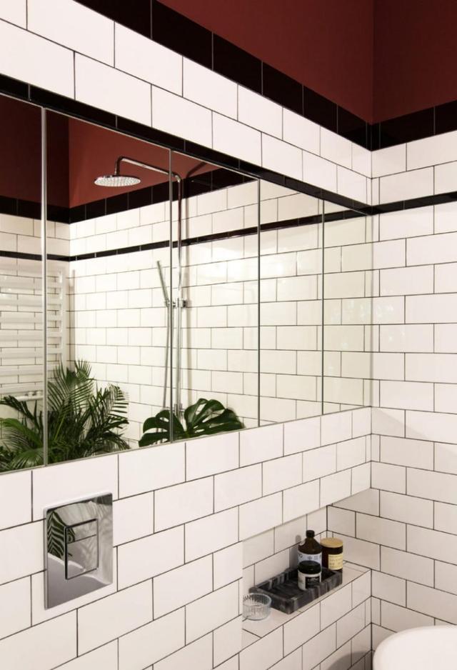 面积仅59平的公寓,诱人的红白相间墙面,加绿植陪伴,不负好时光