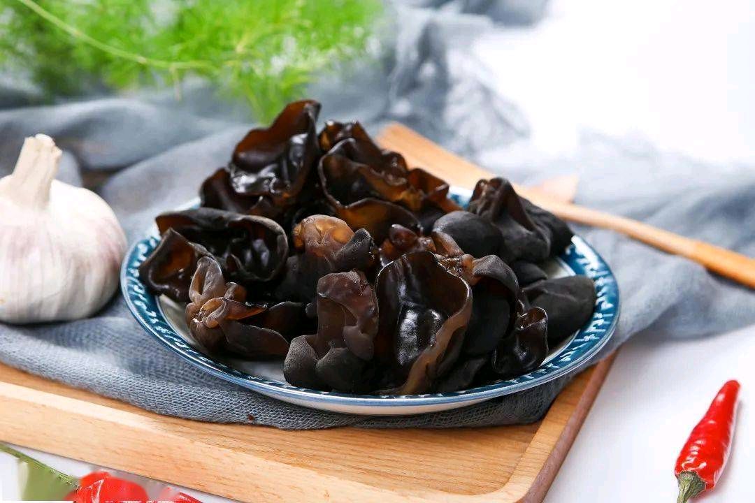 排便|血液黏稠如粥,身体会“通风报信”,如果早上有3个表现,要重视