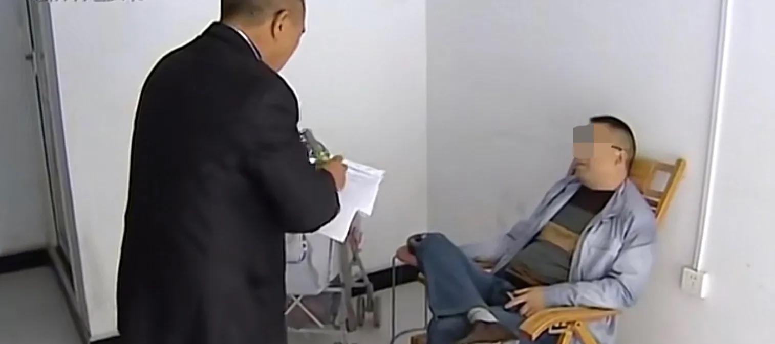 为求儿子帮忙还债,身家百万父亲2次下跪,最终用8万元买断父子情