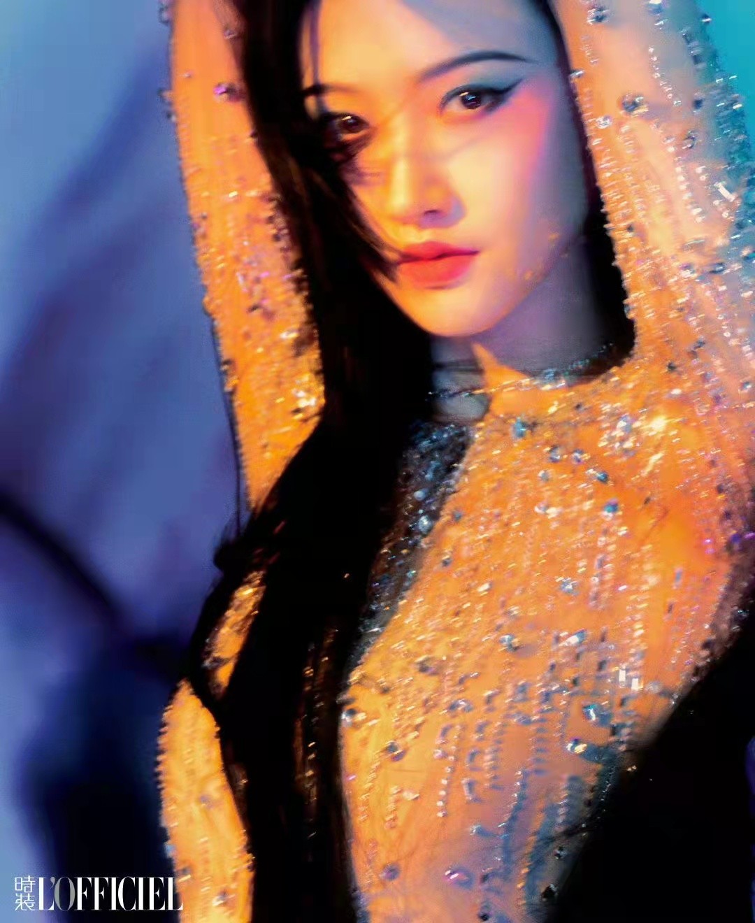 景甜|景甜新时尚大片曝光！穿碎钻裙化名伶妆造型封神，真不愧是富贵花