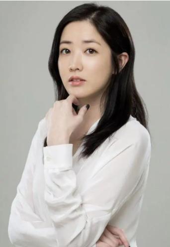 崔贞媛|崔贞媛:凭借“罗美七”爆红,为何41岁不婚?