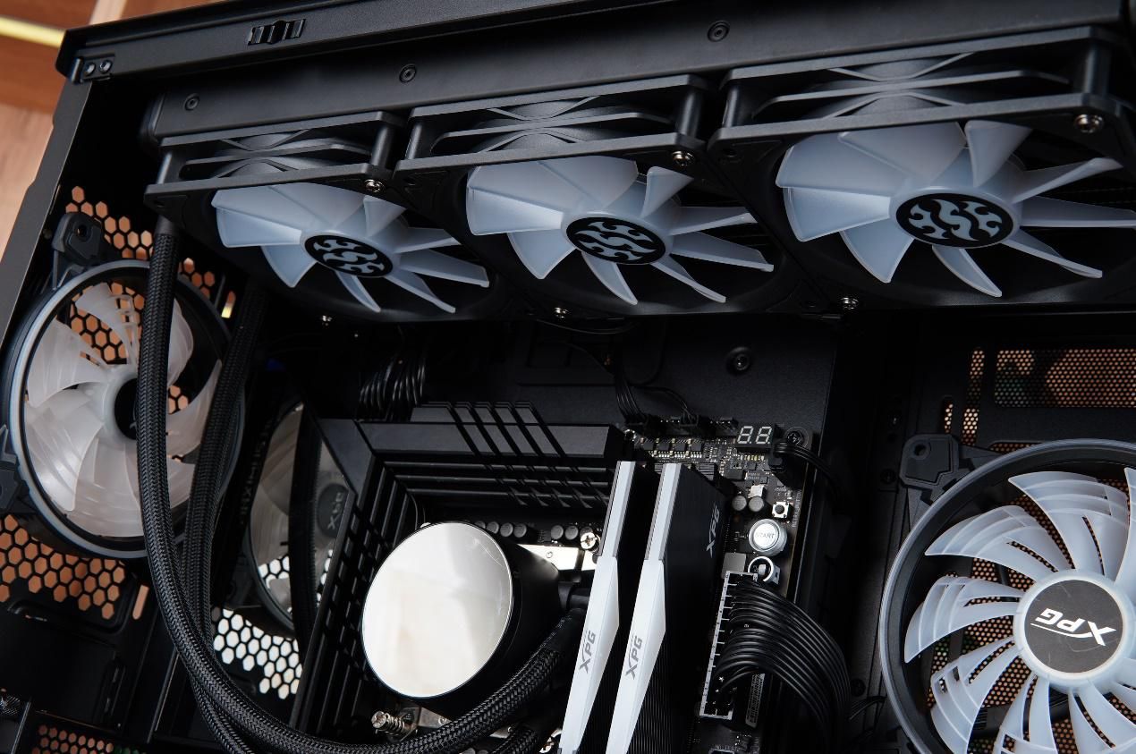 微信|i7-13700K+RTX3080Ti+XPG飓风风扇的光污染主机装机分享