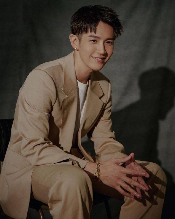 台湾|32岁知名男星意外受伤!脸部破相严重生命垂危,经纪人出面回应