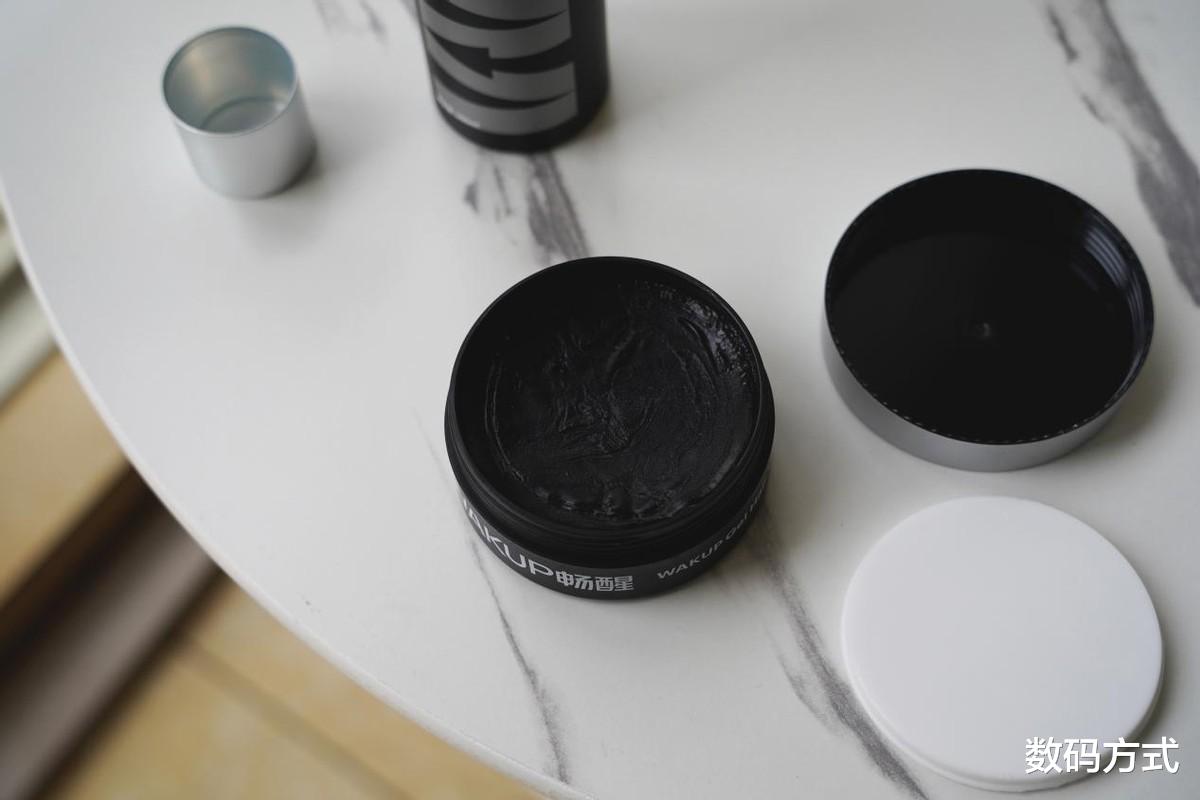 连衣裙|简单两步解决发型“脏乱差”畅醒发蜡发胶简单上手分享