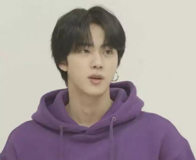 防弹少年团|防弹少年团JIN吃着泡面，网友重点全歪楼！怎么办眼睛只看那里