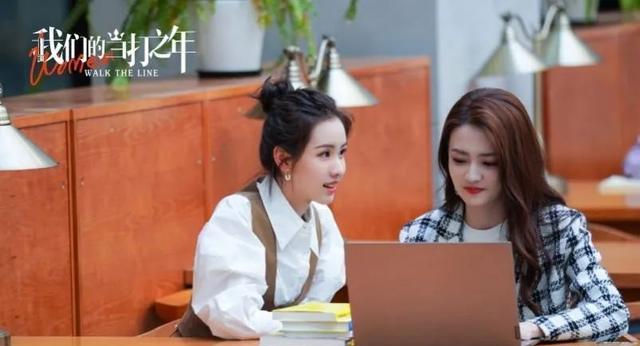 袁歌|《我们的当打之年》：开局狗血，人设内容悬浮烂俗