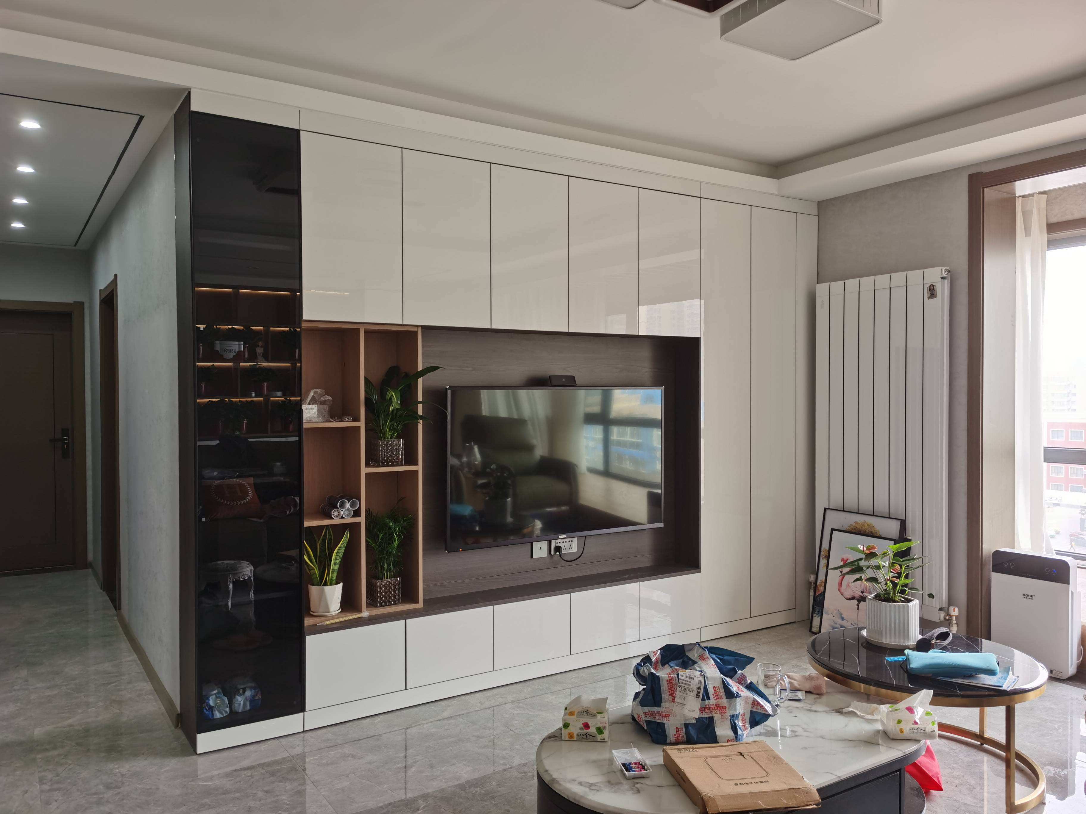 电视柜两边有点空，摆什么好呢？