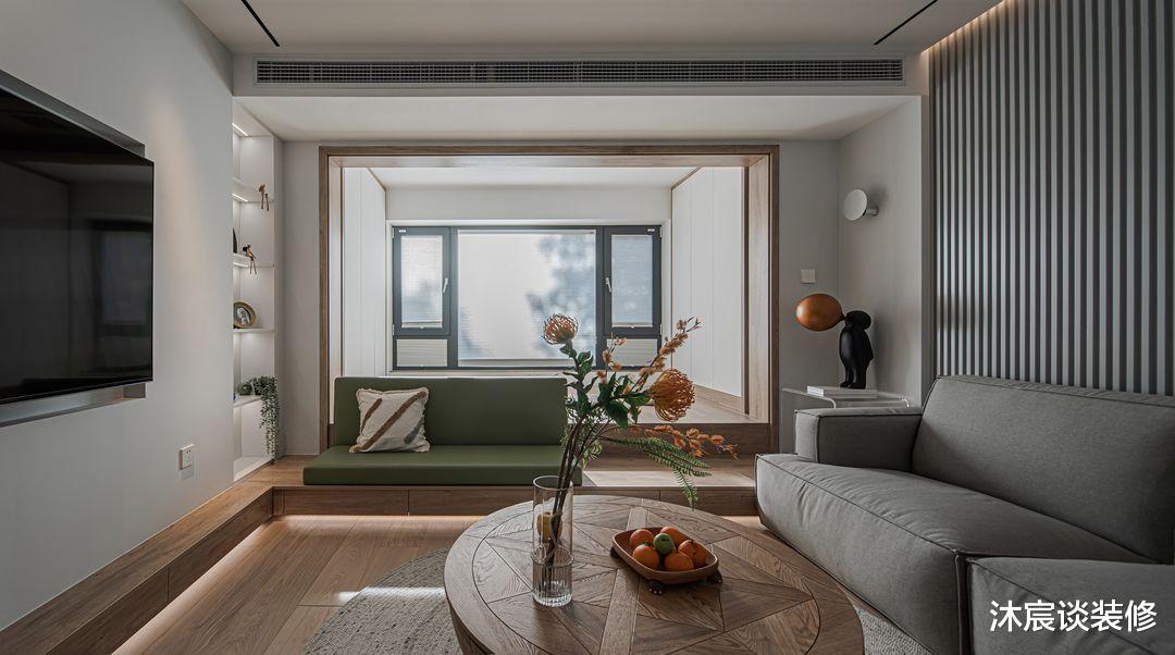 好喜欢她家,除了有令人羡慕的多功能休闲阳台,室内也很实用大方