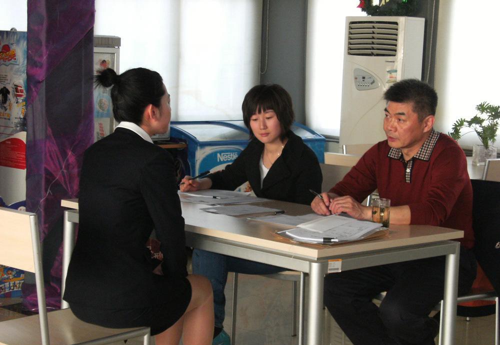 95后|面试官:“请在1分钟之内要到我的微信”,美女考虑后只用了10秒