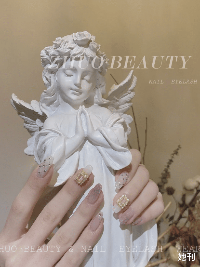 美甲 全网都在夸杨幂这个照片美,开春爆款已经预定