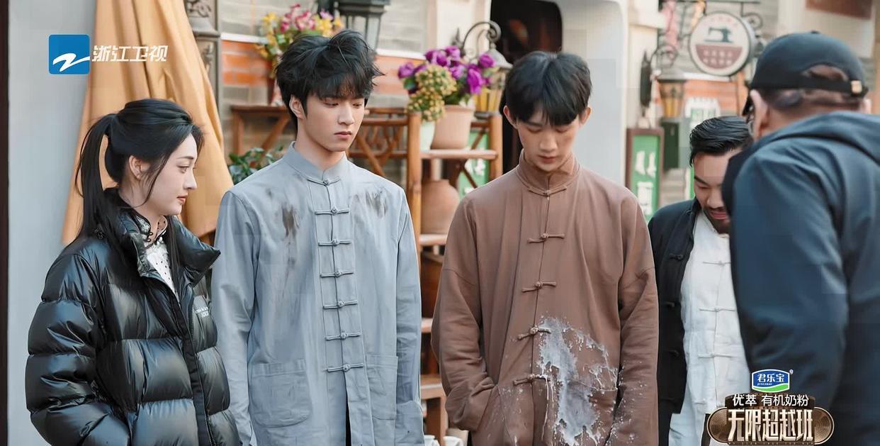 赵樱子|赵樱子被“打脸”,荣梓杉被“泼脏”,内娱演员的“尬”一览无遗