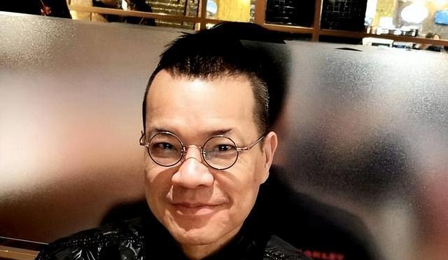 洪朝丰|洪朝丰：曾是著名主持，富婆包养10年后精神失常，60岁出家修佛