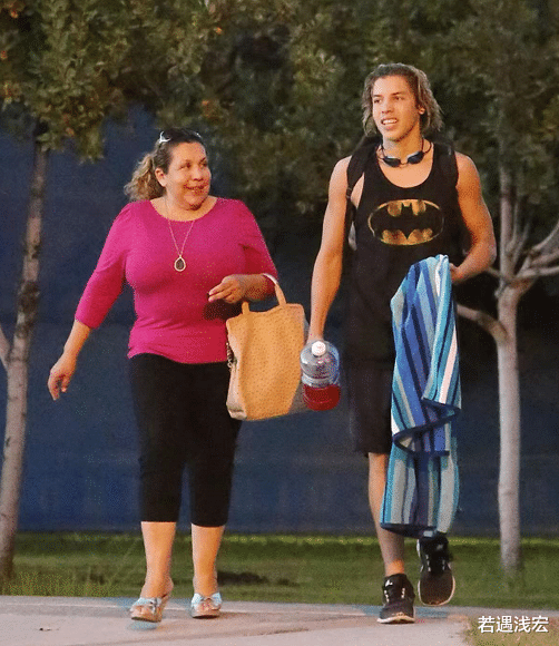 阿诺德·施瓦辛格|施瓦辛格三个儿子：老大颜值高老二胖成熊私生子成“复刻版”