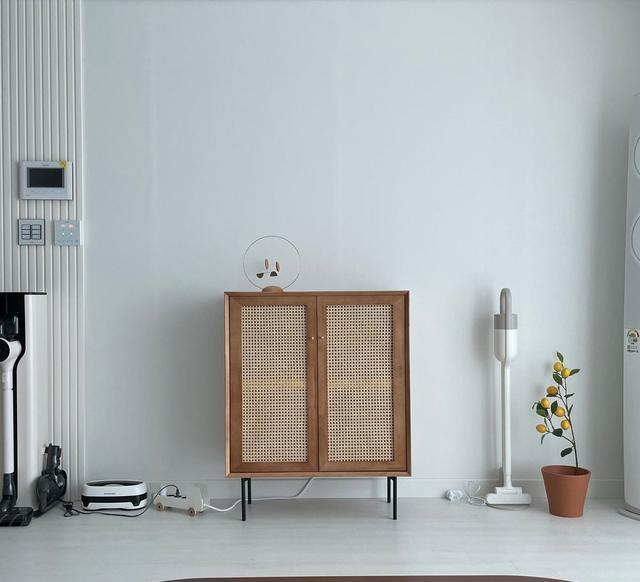 客厅不想装电视,那不如试试这几种设计!功能性只增不会减