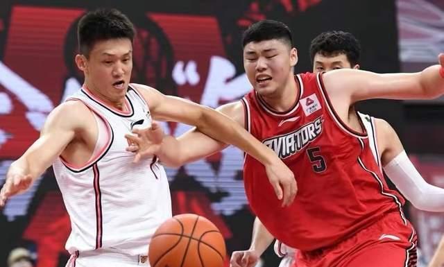 |太甜蜜！李月汝与男友在篮球馆一同挥汗如雨，月底或赴美征战WNBA