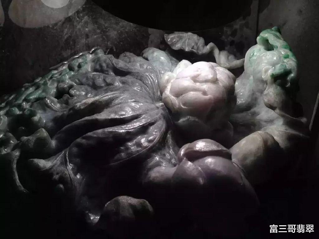 和田玉籽料|玉赏 ▏翡翠雕刻大师作品《尘不染》，同时揽获三项玉雕大奖！