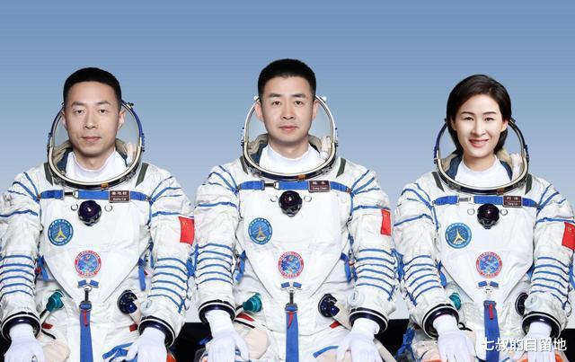 太空处于失重环境,航天员是怎样在太空上厕所的?
