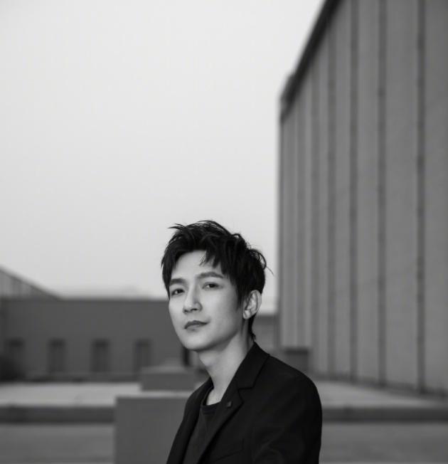 陈楚生|《快乐回来啦》张远为陈楚生应援翻车，陈楚生假装生气踹他一脚！