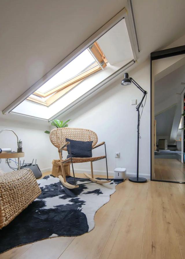 她坚持买下被人嫌弃的顶楼老房,装修后却意外走红,太有智慧了!