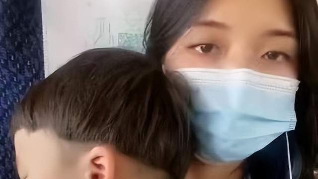 江苏女子千里寻夫，门外苦等一天一夜，网友得知真相：这男的不配